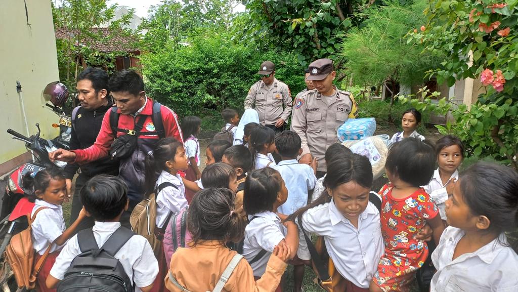 Polres Lombok Barat Berikan Perhatian Khusus Terhadap Guru Dan Kondisi Pendidikan Di Daerah Terpencil