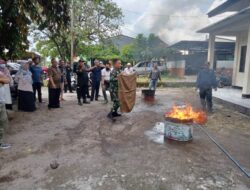 Pemerintah Kecamatan Sandubaya Bersama Babinsa dan Damkar Kota Mataram Berikan Pelatihan Penaggulangan Kebakaran Skala Kecil Untuk Masyarakat