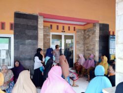 Polsek Tanjung Berikan Pengamanan Kegiatan Bantuan Langsung Tunai di Kantor Desa Tanjung