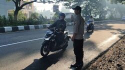 Aksi Tegas Polsek Kuripan! Anggota Polisi Berikan Teguran dan Himbauan di Giat Rawan Pagi Simpang 3 Sedayu